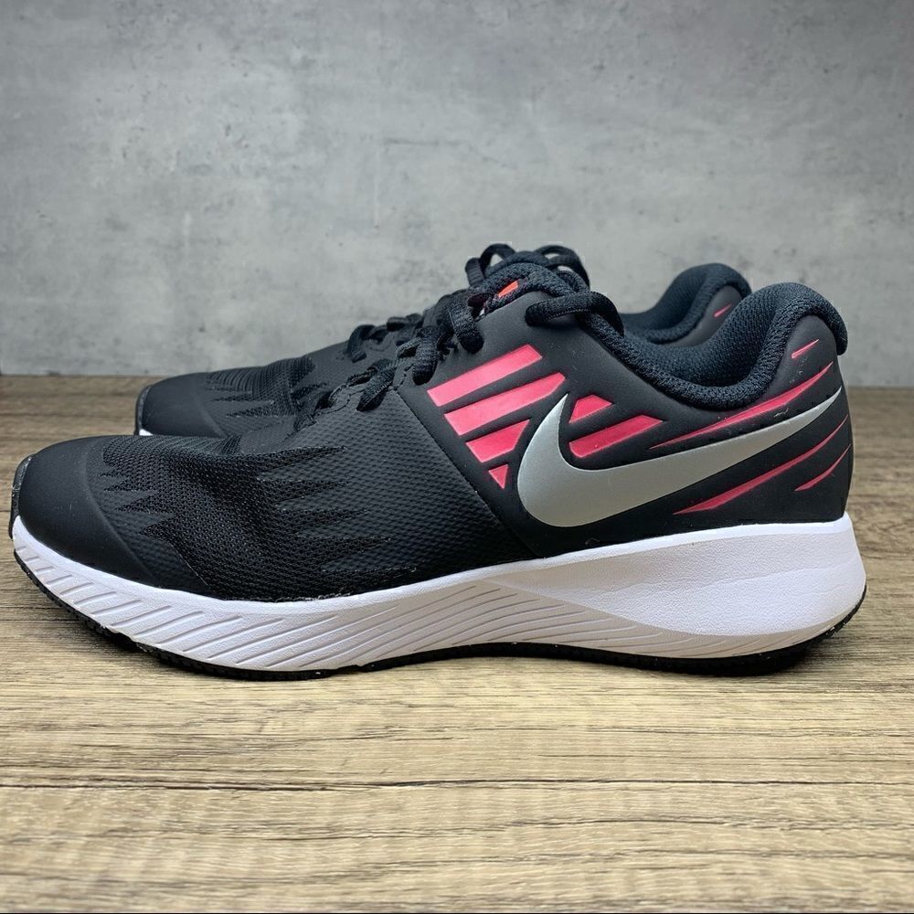 Nike~Star Runner 2~Black/Pink Running Shoes Youth Girls~US 4.5Y